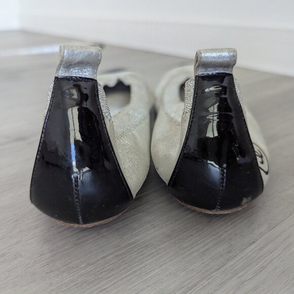 Chanel Bi-Material Ballet Flats in Silver and Black Size 38.5 - Picture 6 of 8
